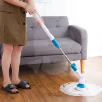 Utilizare perie electrică de curățare pe pardoseală