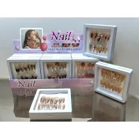 Unghii false autoadezive cod 619 marca Ushas set 12 bucăți in cutie eleganta