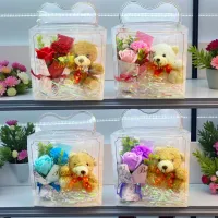 Cutie cadou cu mâner inimă, ursuleț și flori - I463