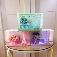 Coșuleț cu flori artificiale Eiffel, - I501