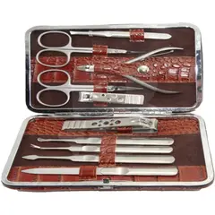 Trusă de manichiură 798 cu 10 piese în etui maro