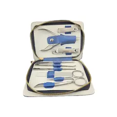 Trusă manichiură cu 9 piese din inox în etui crem cu fermoar auriu