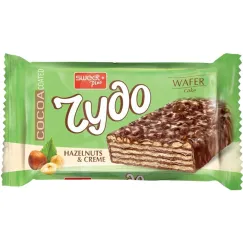 Prăjitură tip napolitană Sweet Plus Chudo Hazelnuts & Creme cu cremă de alune, alune de pădure și glazură de cacao, 47g