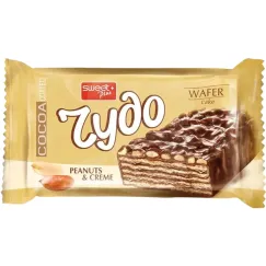 Prăjitură tip napolitană Sweet Plus Chudo Peanuts & Creme cu cremă de cacao, arahide și glazură de cacao, 68g