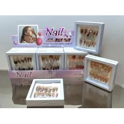 En-gros Unghii false autoadezive cod 619 marca Ushas set 12 bucăți in cutie eleganta - vânzare en-gros pentru revânzare