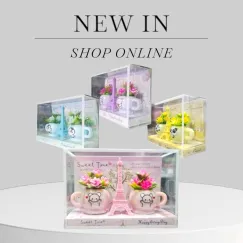 Aranjament floral cu cești Eiffel, - I498