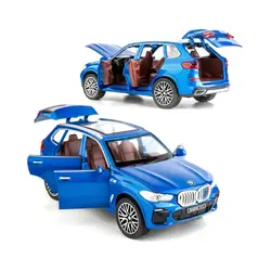 Mașinuță Metalică de Colecție tip X5 M, Scara 1:32, Mecanism Pull-Back, Lumini și Sunete, 4 Uși și Capote Mobile, Albastru/Alb/Negru