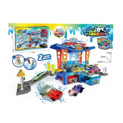 Set pistă auto cu spălătorie și mașinuțe care își schimbă culoarea