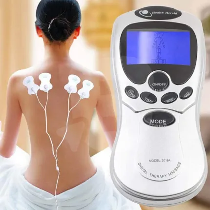 Electrozi aparat TENS EMS aplicați pe spate pentru stimulare musculară