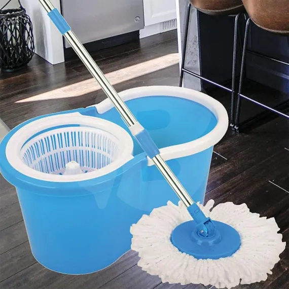 Detaliu interior găleată spin mop cu compartiment de stoarcere