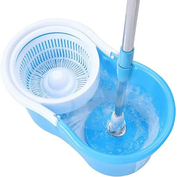 Set mop rotativ utilizat pentru curățarea pardoselilor