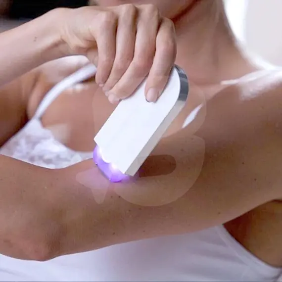Utilizare epilator Finishing Touch Yes pe braț