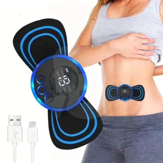 Mini aparat de masaj EMS aplicat pe abdomen