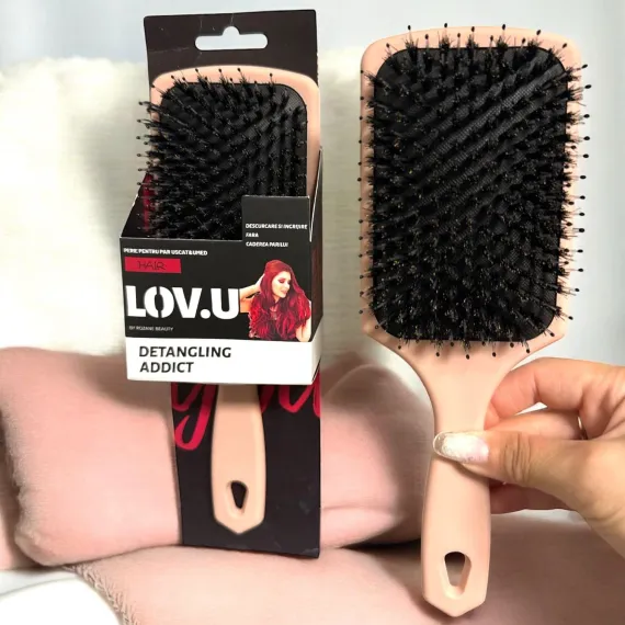 Perie de păr detangling addict LOV.U cu dinți dubli - soluția profesională pentru descâlcirea rapidă, fără ruperea sau electrizarea firelor