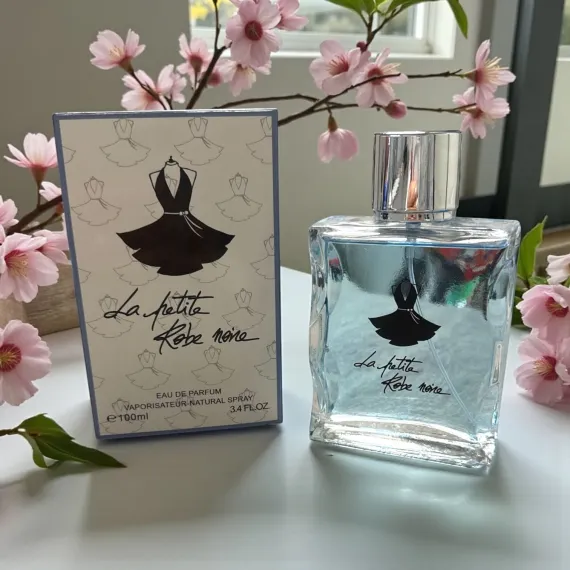 Parfum de damă 100 ml miros elegant si persistent