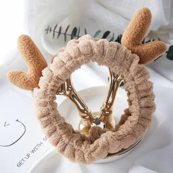 Bentită cosmetică pufoasă cu coarne de ren bej