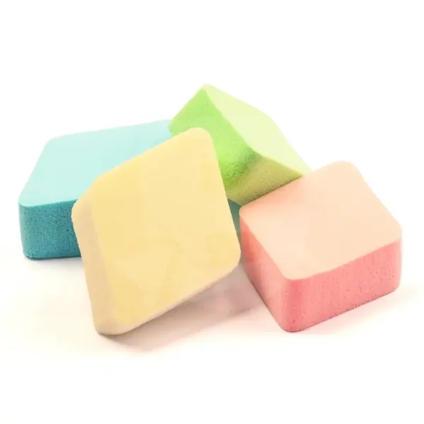 Bureți cosmetici multicolori pentru fond de ten