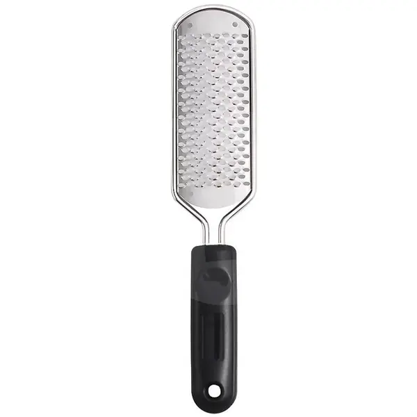 Răzuitor pentru călcâie din inox cu mâner negru ergonomic