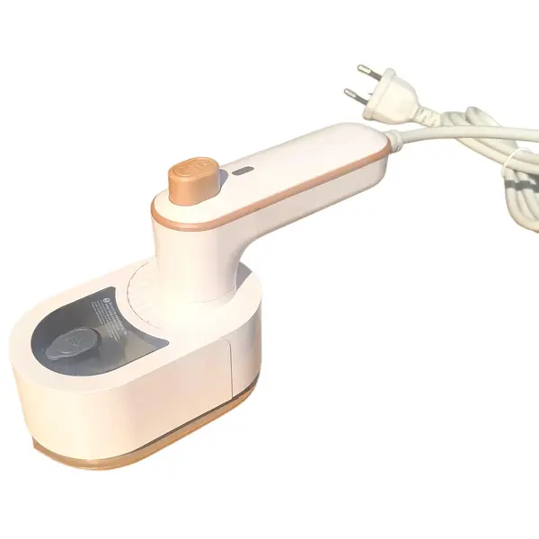 Aparat de călcat vertical cu abur design compact