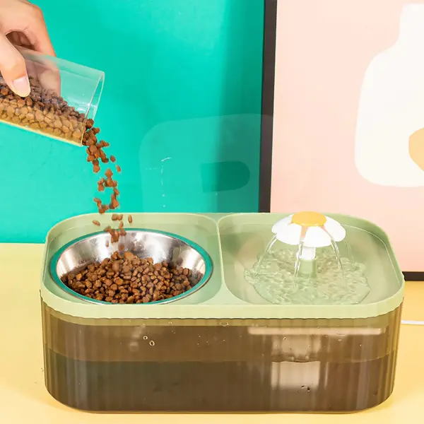 Bol hrană și fântână de apă integrate pentru pisici