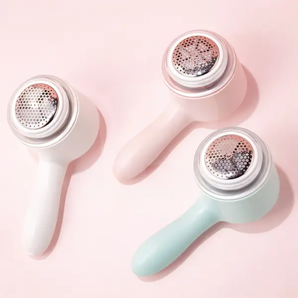 Aparat electric pentru îndepărtarea ghemotoacelor textile