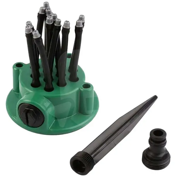 Detaliu aspersor grădină cu 12 furtunuri flexibile