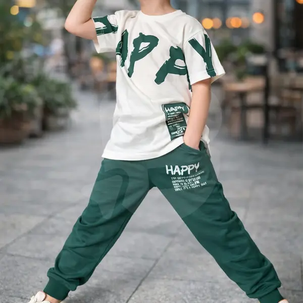 Compleu subțire pentru băieți verde cu tricou și pantaloni din bumbac