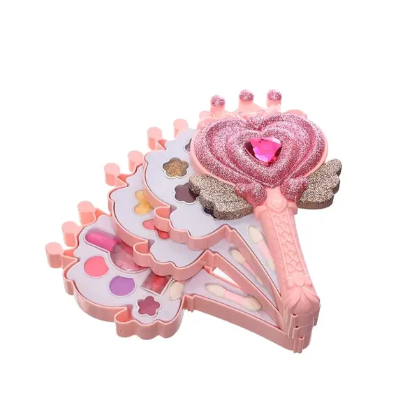 Trusă machiaj Cute Beauty deschisă cu farduri și gloss