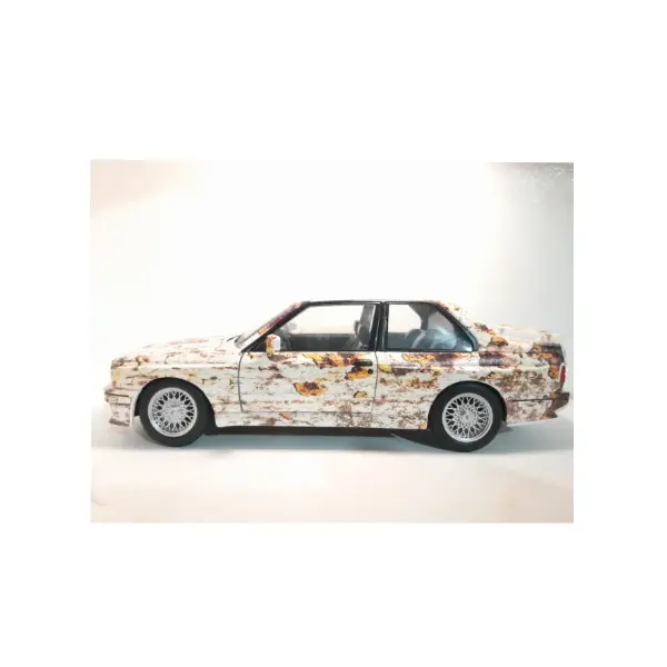 Mașinuță metalică BMW M3 E30 1:24 – vedere laterală