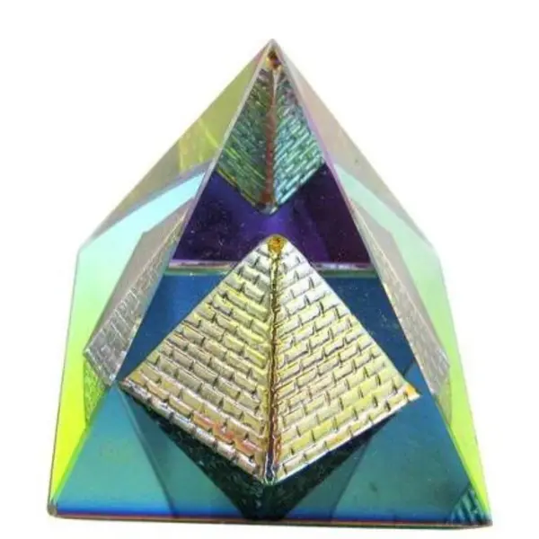 Piramidă Decorativă din Sticlă Cristalină, 5,5 cm – Ornament Elegant pentru Birou