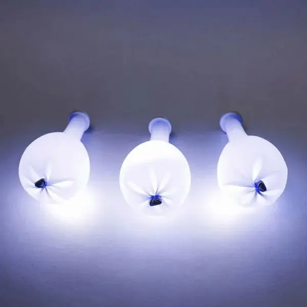 Modul LED activ în interiorul balonului luminos