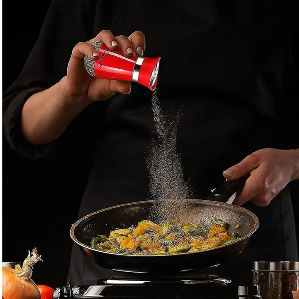 Solniță utilizată la gătit pentru condimentare