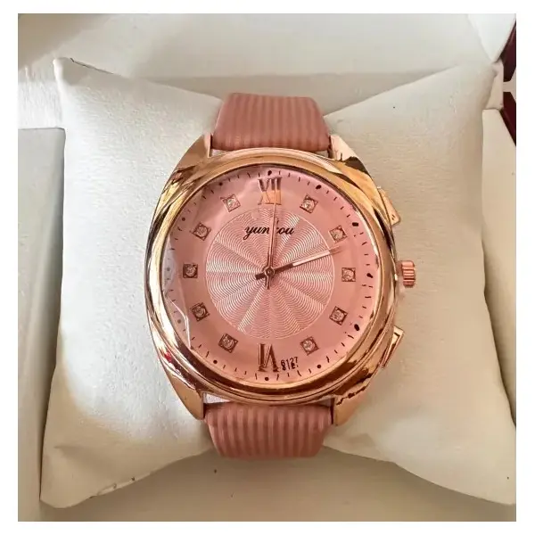 Ceas damă cu curea din piele roz și cadran cu cristale