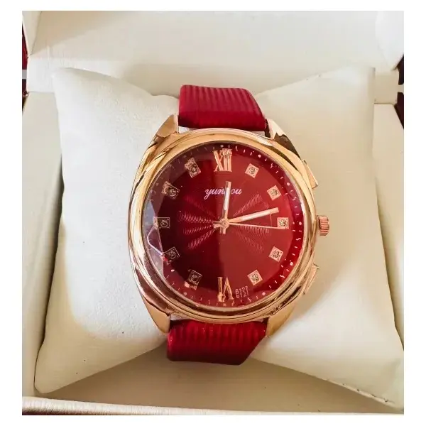 Ceas damă cu curea din piele roșie și cadran cu cristale