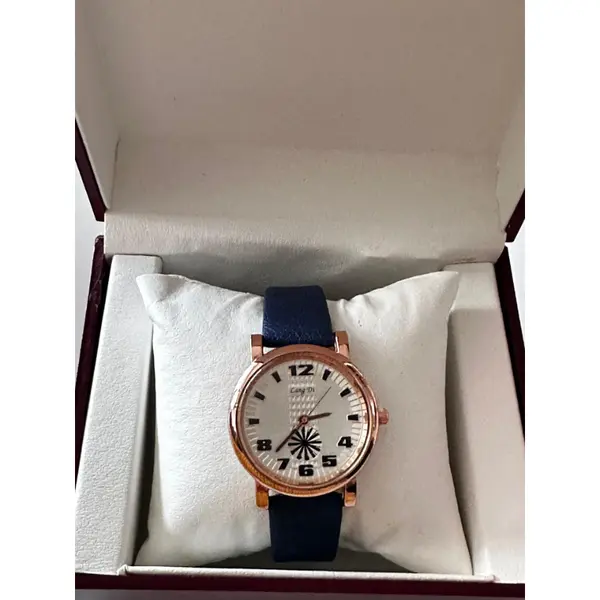 Ceas damă din piele cu cadran alb și design elegant