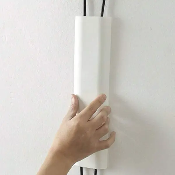 Organizator cabluri vertical din plastic, montaj pe perete, 30 × 8.5 cm