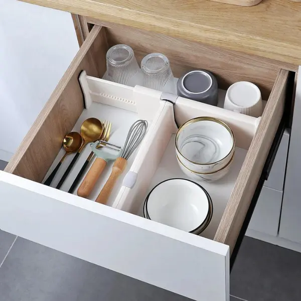 Separatoare reglabile pentru sertare de bucătărie